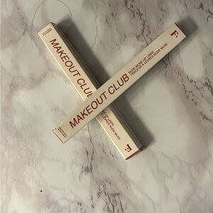 Makeout Club Lip Liners ✨

Freck Beauty - Shades 01 & 05